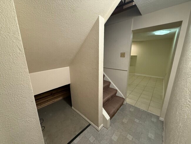 Building Photo - 2553 Hunting Ridge Trail