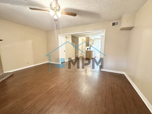 Primary Photo - 1804 Woodhaven Dr