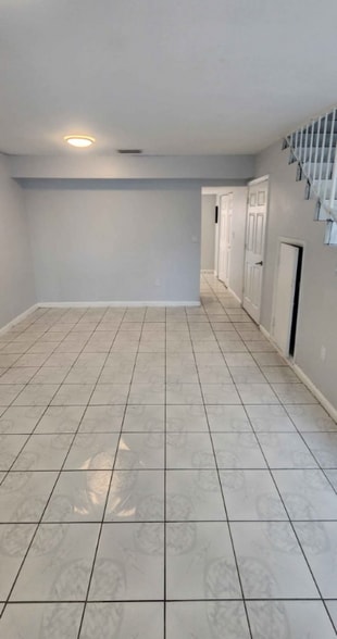 Primary Photo - 460 NE 18th Ave