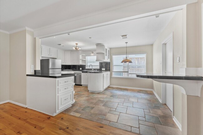 Building Photo - 3510 Elmridge St
