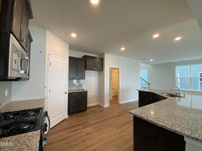 Building Photo - 17 Red Crabapple Ct