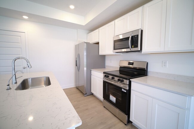 Building Photo - 8707 Maroska St