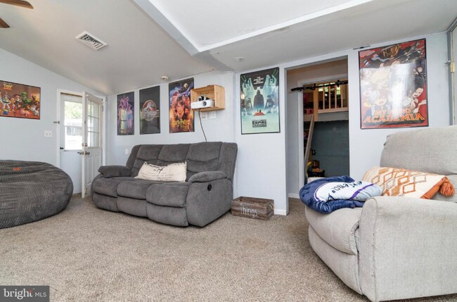 Building Photo - 44 Lexington Dr