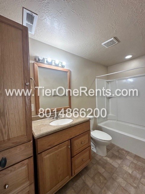 Building Photo - This property offers a NO DEPOSIT option available for qualified renters!