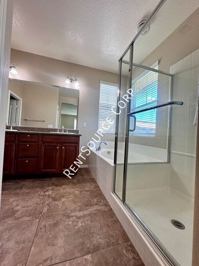 Building Photo - 28390 Esplanada Dr