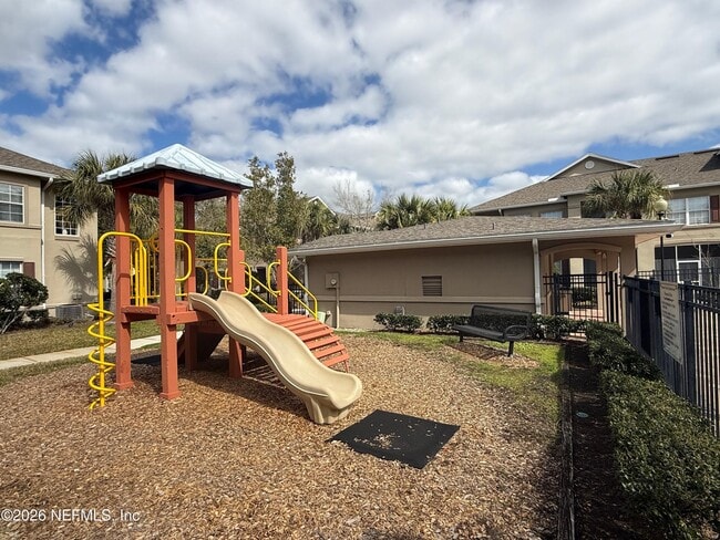 Building Photo - 9783 Summer Grove Way W