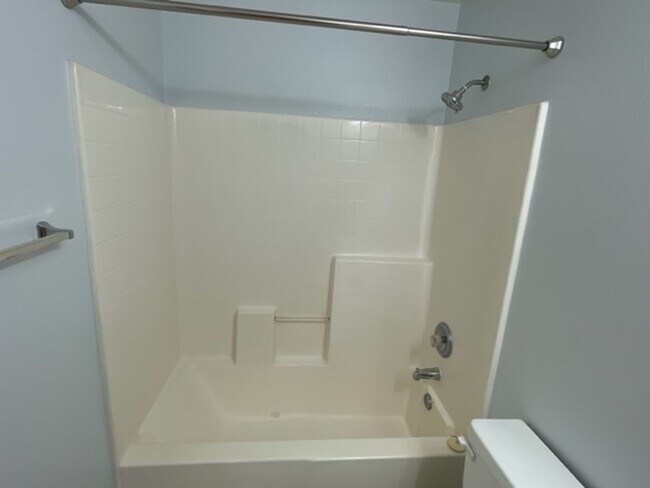Building Photo - **Coming Soon**3 Bedroom 2 Bath Home in th...