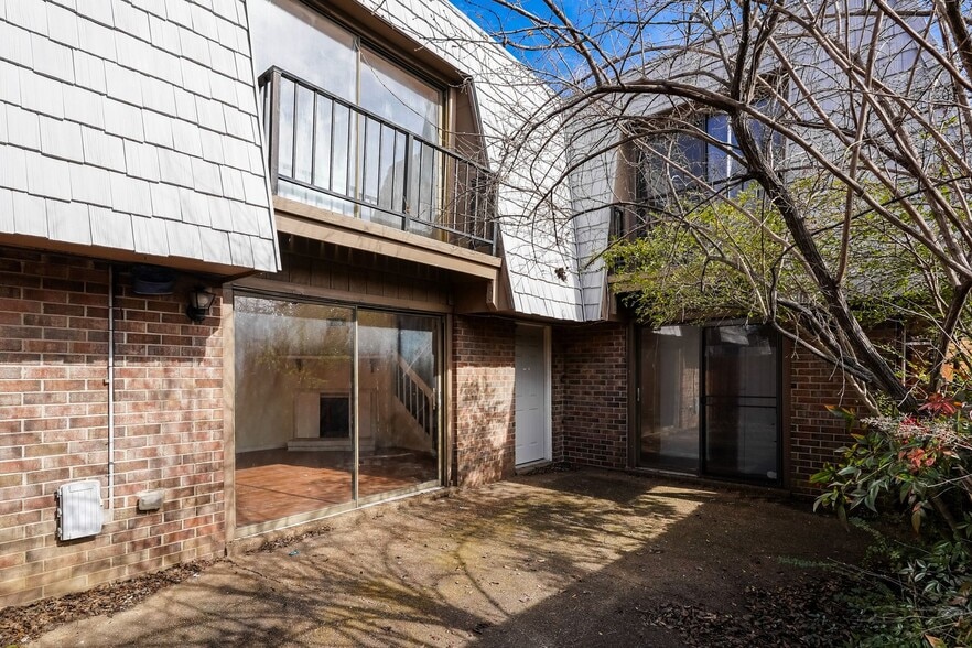 Building Photo - 136 Cedarwood Ln