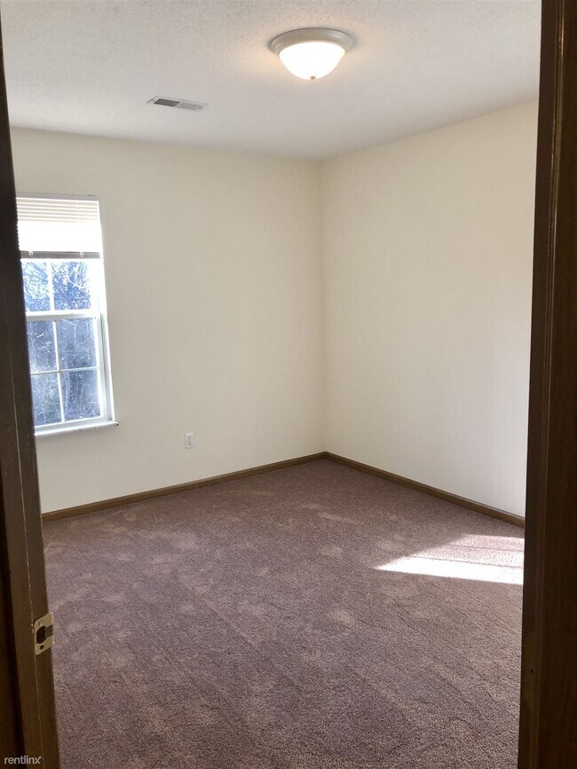 Building Photo - 2 br, 1.5 bath Townhome - Club Centre Apar...