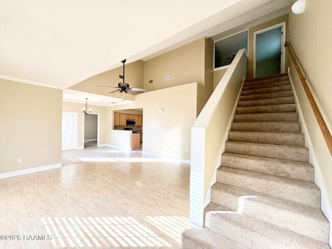 Building Photo - 4441 Burbank Dr