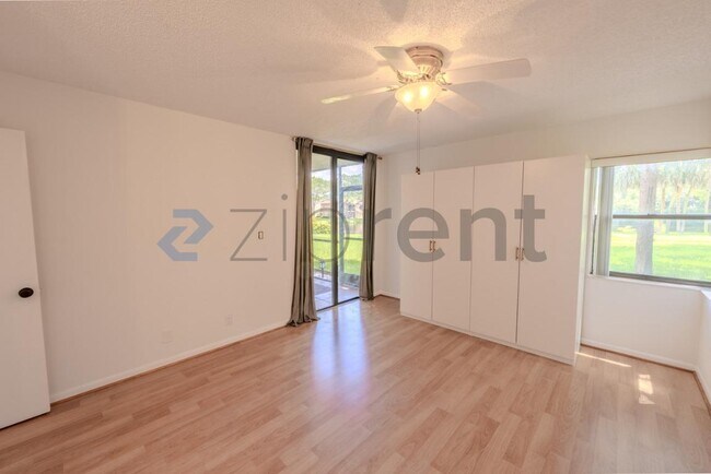 Building Photo - Unit C110