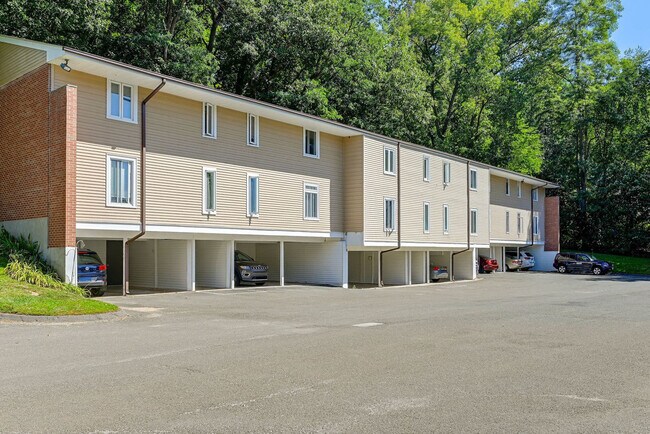 Building Photo - 1622 Farmington Ave