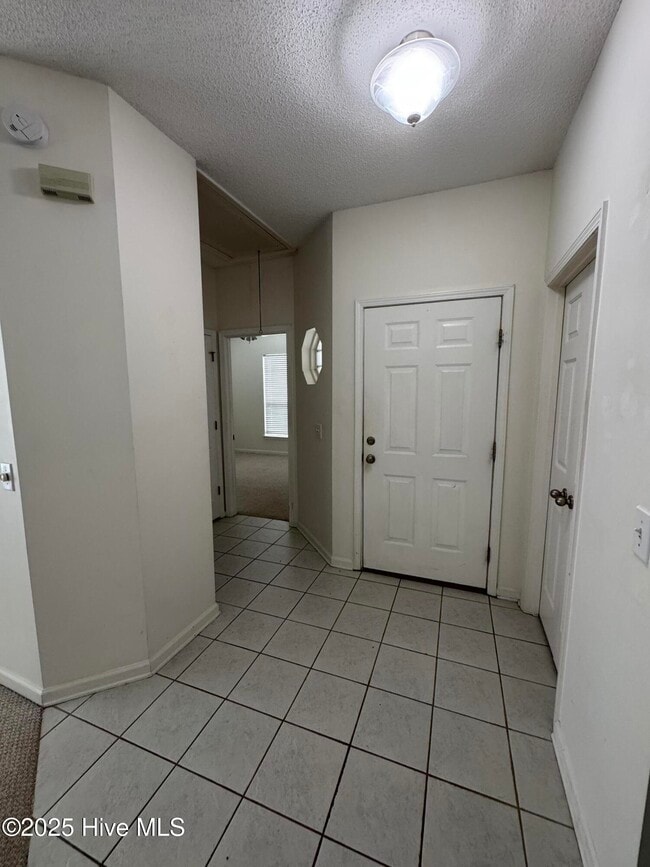 Building Photo - 1600 Sturdivant Dr