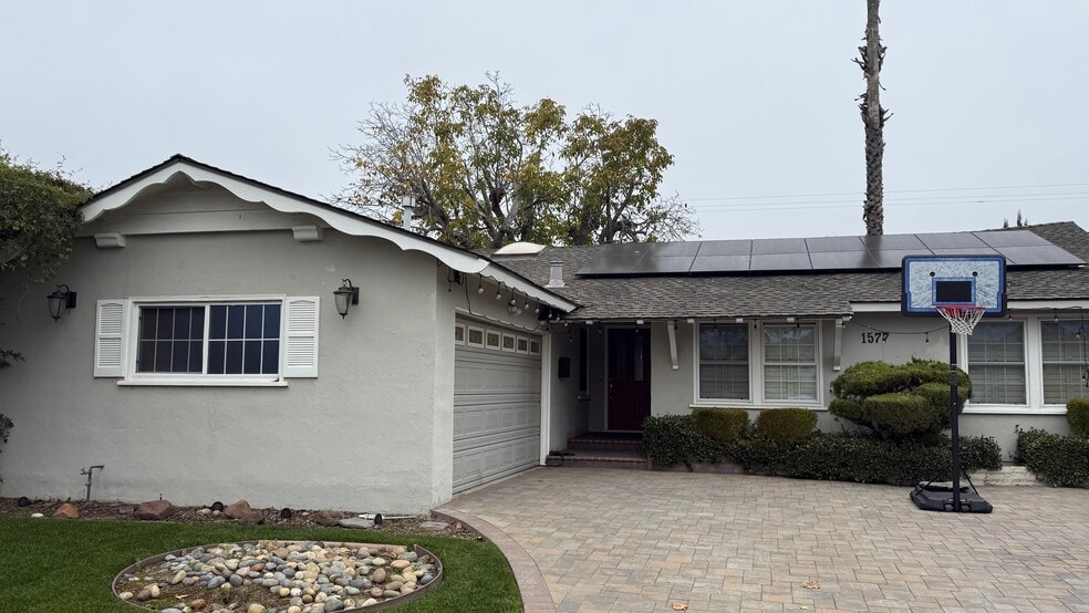 Front - 1577 Duvall Dr