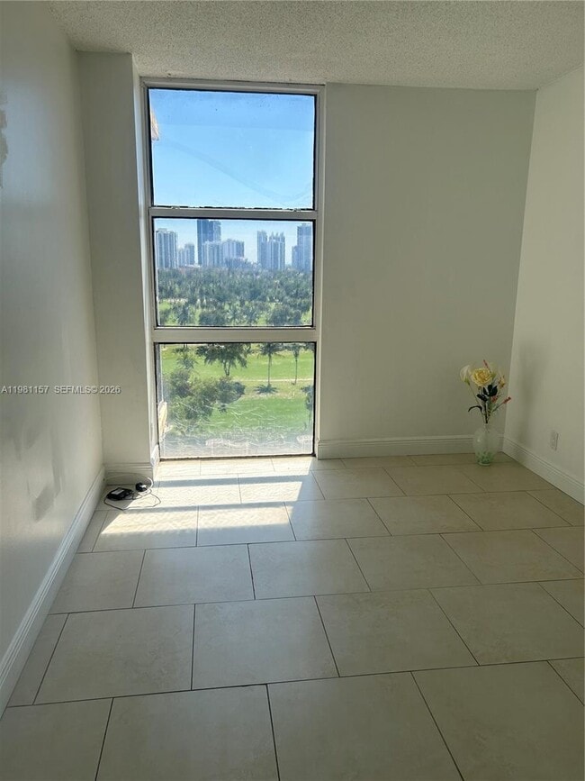 Building Photo - 20301 W Country Club Dr