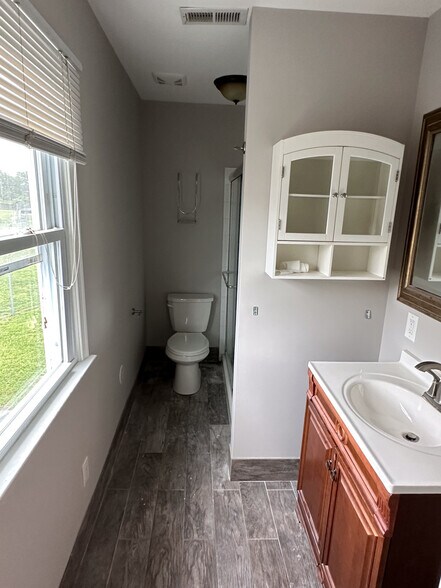 Building Photo - 509 Kedron Ave