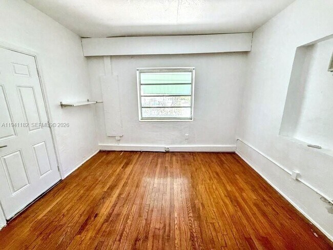 Building Photo - 7615 Biscayne Blvd