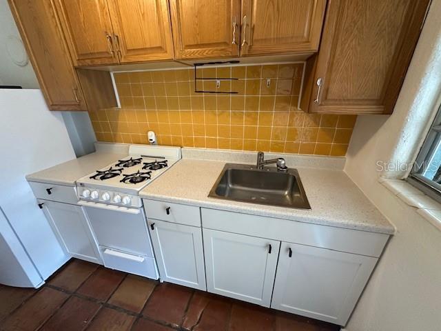 Building Photo - 2120 E Washington St