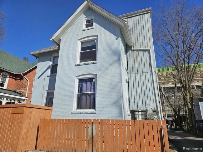 Building Photo - 921 Mary St