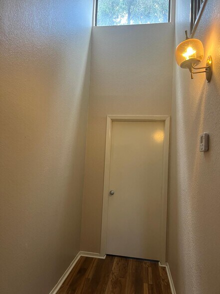 Building Photo - 1405 N 15th St