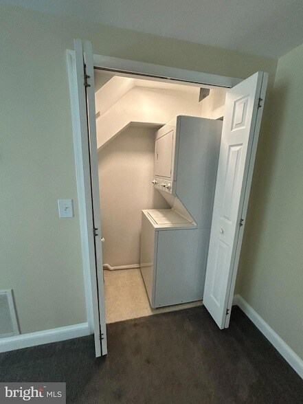Building Photo - 8447 Braxted Ln