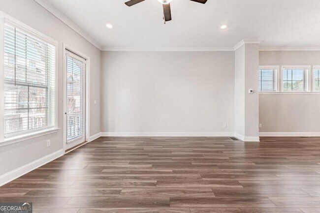 Building Photo - 5051 Pinckney Ln