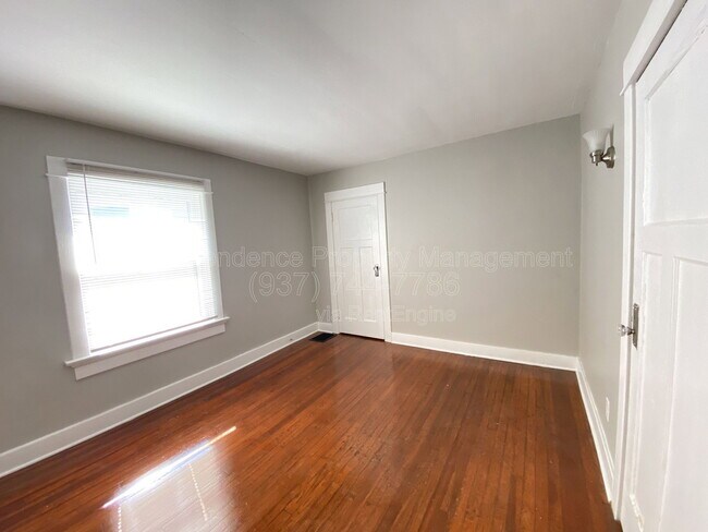 Building Photo - 26 W Beechwood Ave