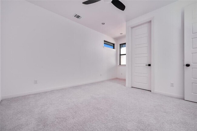 Building Photo - 19408 Summit Glory Trl