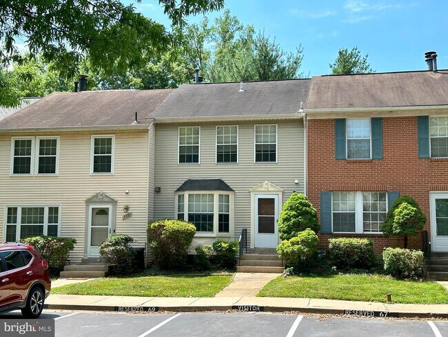 Building Photo - 7769 Hiawatha Ln