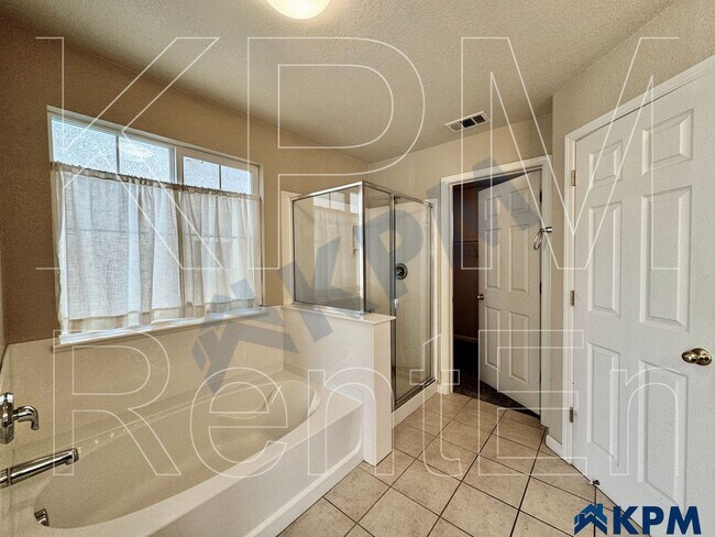 Building Photo - 1504 Cat Tail Dr