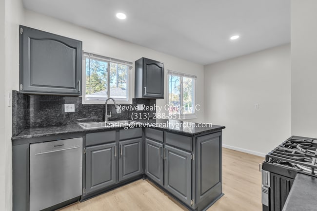 Building Photo - 15796 Kerstyn St