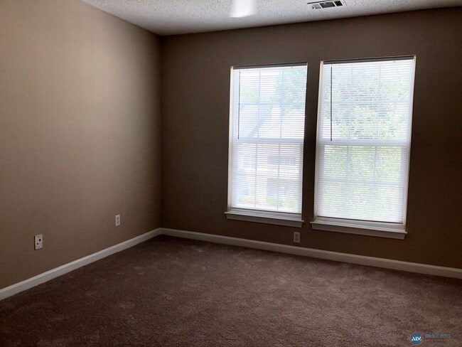Building Photo - Third-Floor 2BR/2BA Condo – The Estates at...