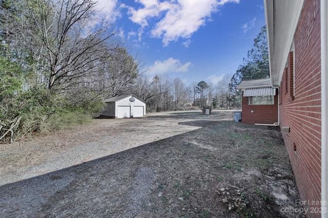 Building Photo - 3033 Pleasant Plains Rd