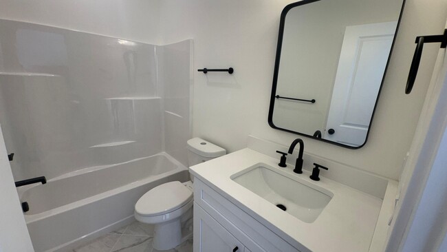 Building Photo - East Duffy Street