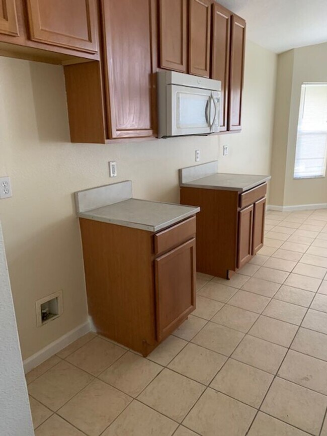 Building Photo - 3 bedroom home for rent