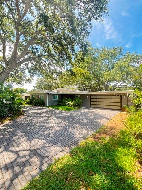 Building Photo - 9 Southwind Dr