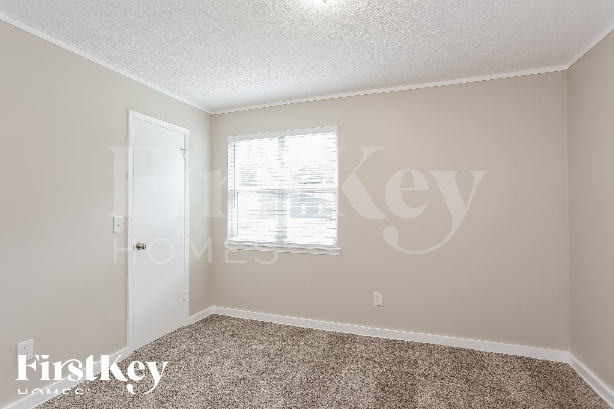 Building Photo - 1047 Cove Landing Dr