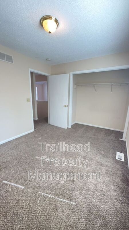 Building Photo - 18231 E 12th Ter N