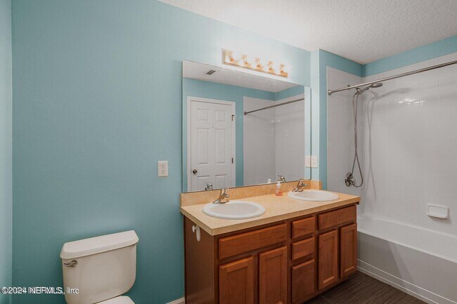 Building Photo - 1500 Calming Water Dr
