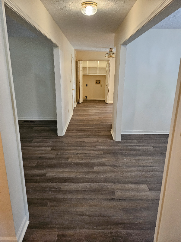 Building Photo - 714 College Dr