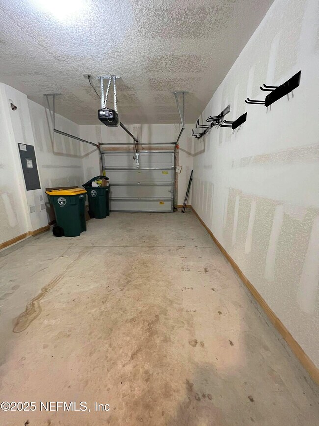 Building Photo - 7936 Echo Springs Rd