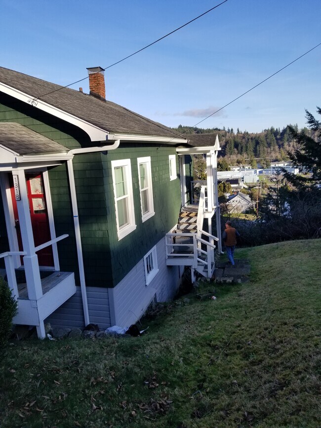 Building Photo - 1318 N C St