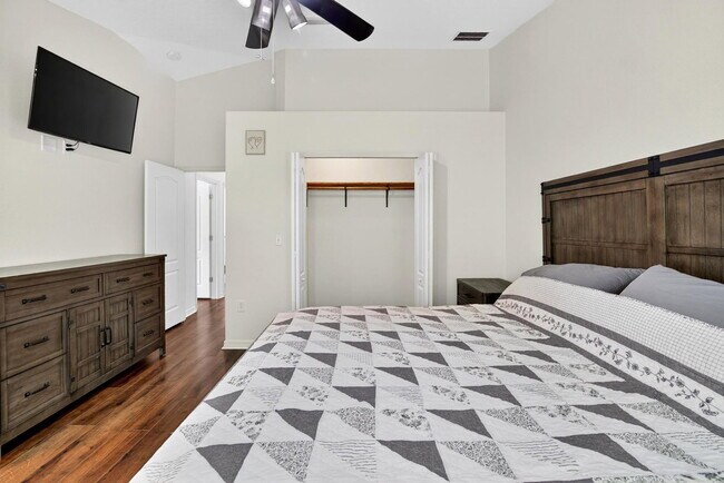 Building Photo - 714 Ashentree Dr