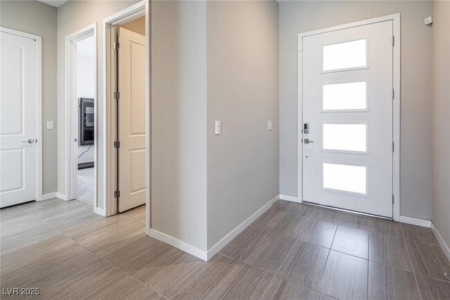 Building Photo - 832 Canonbury St