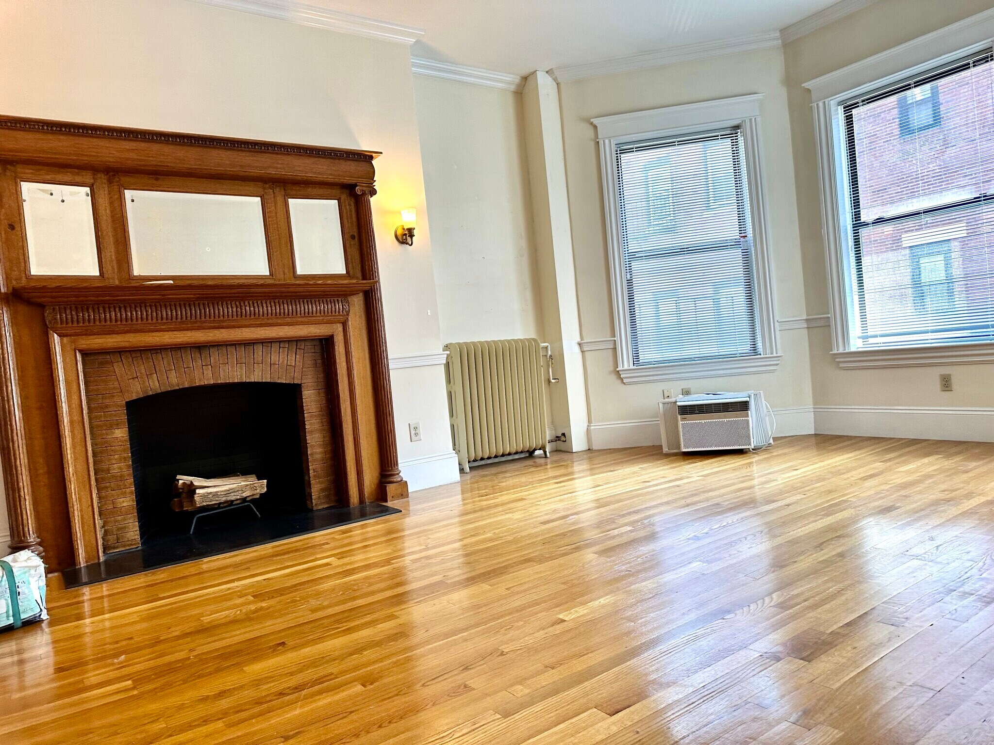 Building Photo - 871 Beacon St