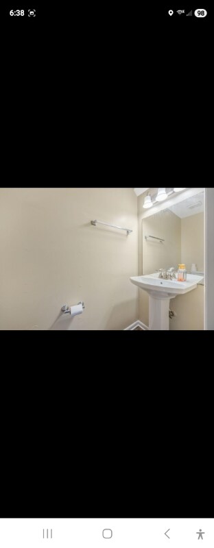 Building Photo - 2402 Briggs Ave