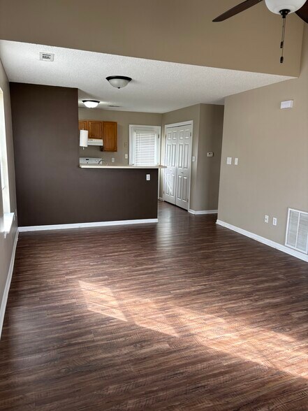 Building Photo - 5357 Ponderosa St.