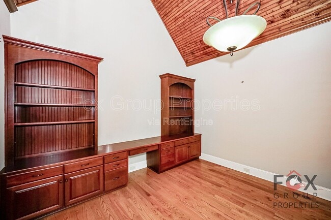 Building Photo - 143 Greenbay Rd