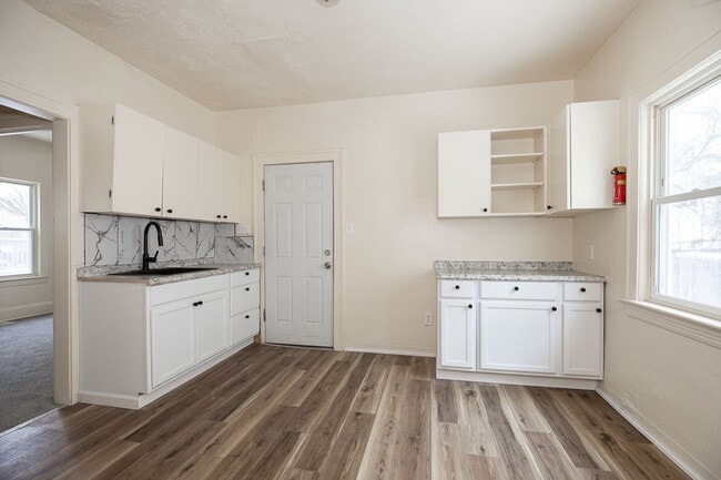 Building Photo - 3331 E 140th St