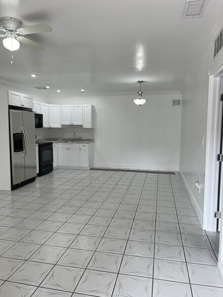 Kitchen - 649 W 14th St